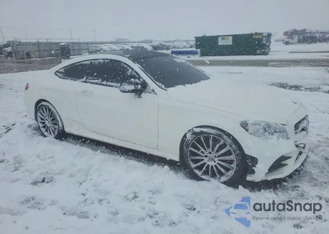 2022 Mercedes-Benz C 300 4Matic z USA, uszkodzony, nr VIN W1KWJ8EB8NG108712